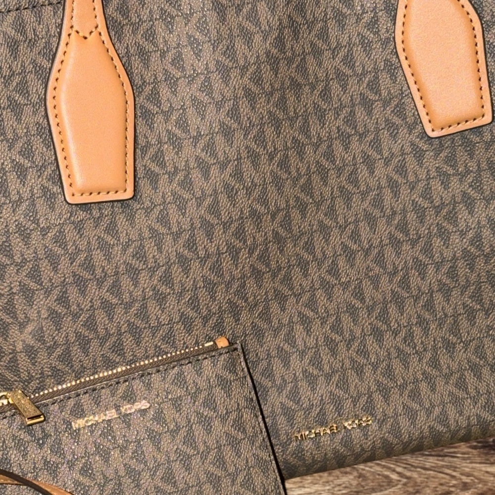 Michael Kors Charlie Logo Tote Brown Acorn Medium NWT - Picture 16 of 16